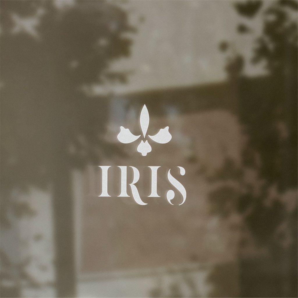 Thiết kế logo Iris